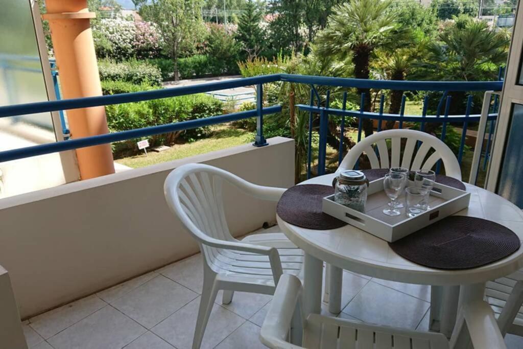 T2 Climatise A 5 Minutes A Pied De La Plage Avec Parking, Piscine Et Wifi Fréjus Eksteriør bilde